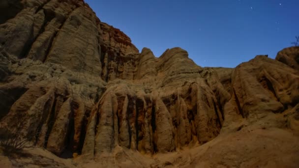 Rocky Canyon Nacht Hemel Sterren Tijd Lapse Maanlicht Schaduwen — Stockvideo