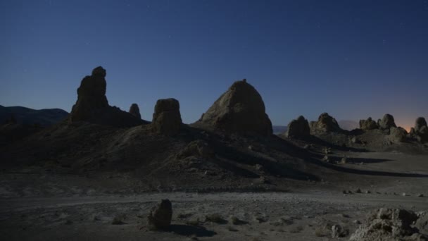 Trona Pinnacles Csillagos Éjszakai Égbolt Nappal Sarkcsillag Holdfény Árnyékok Idő — Stock videók