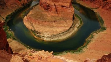 Arizona 'daki Horseshoe Bend Colorado Nehri Güneybatı ABD Eğik Yukarı