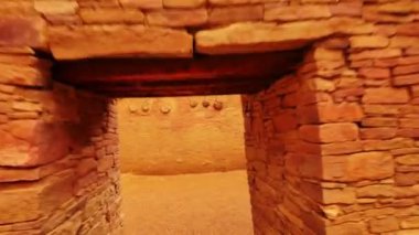 Chaco Kültür Ulusal Parkı POV Fisheye Pueblo Bonito Yerli Amerikan Harabeleri New Mexico Güneybatı ABD 'de yürüyor
