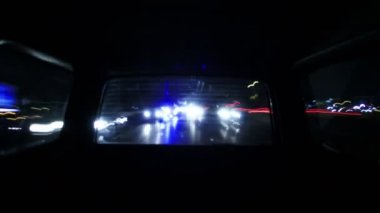 POV Zamanaşımı Geri Dönüşlü Otoyol Gecesi Sürülüyor