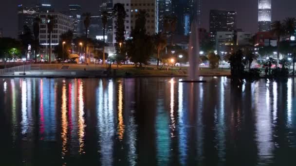 Los Angeles Downtown Reflection Los Angeles Macarthur Park — стоковое видео