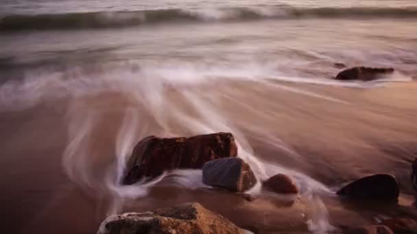 Plage Time Lapse Inclinez-vous Coucher de soleil Vagues Crash