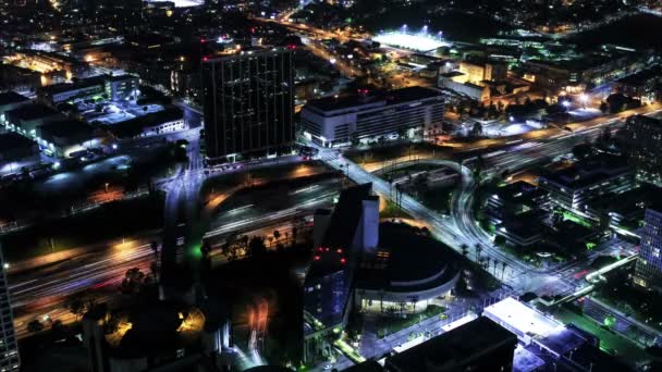 洛杉矶市中心空中时间飞逝夜晚城市景观交通 — 图库视频影像