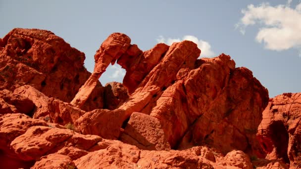 火の谷州立公園象のアーチ岩砂漠 ネバダ州 — ストック動画