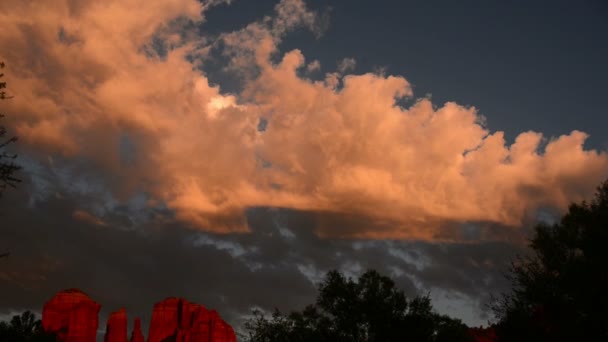 美国西南部亚利桑那州日落的Sedona Time Lapse大教堂岩石 — 图库视频影像