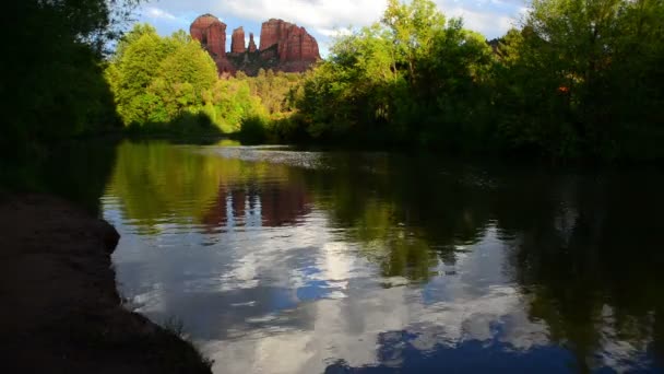 Sedona Cathedral Rock Reflexiones Sobre River Arizona Southwest Usa — Vídeos de Stock