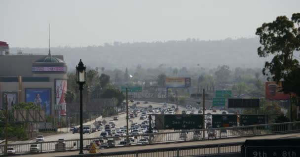 Motorvägstrafik Los Angeles Centrum — Stockvideo