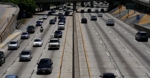 ロサンゼルスの高速道路交通ダウンタウン — ストック動画