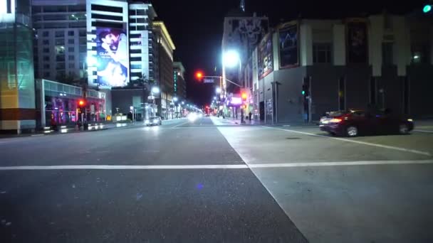 Placas Conducción Hollywood Blvd Night Brea Ave California Usa — Vídeos de Stock