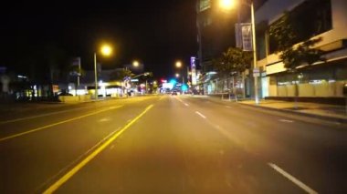 Sürücü plakası Los Angeles Gece Önü Manzarası 5 Gün batımı Şeridi Doğu yönünde Sunset Plaza Dr