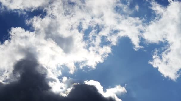 Sonnenlicht Durch Wolken Zeitraffer — Stockvideo