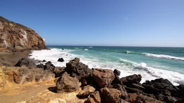 Rocky Shore Malibu California Coastline — Video Stock