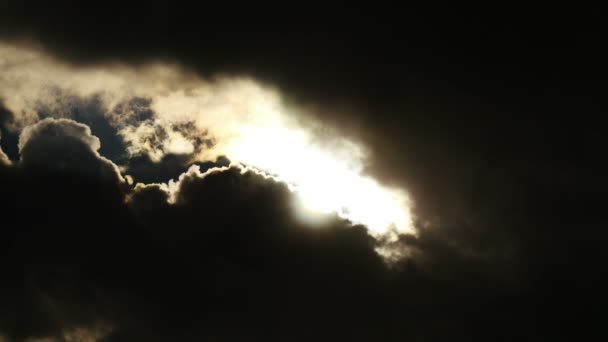 Luz Del Sol Través Las Nubes Time Lapse — Vídeo de stock