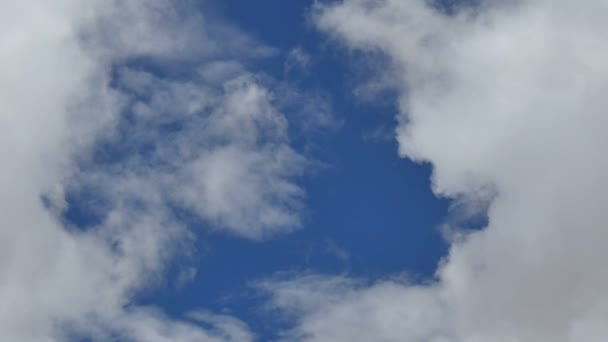 Облака Время Истекает Голубое Небо — стоковое видео