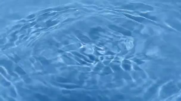 Wasseroberfläche Slow Motion Filmmaterial Für Hintergrund — Stockvideo