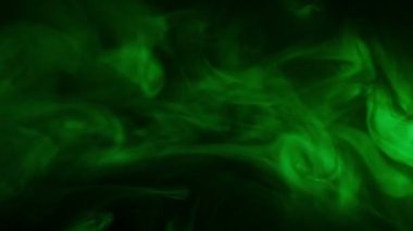 Smoke 'un siyah arkaplandaki Yavaş Hareket görüntüleri