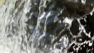 Güzel Şelale 'nin yakın çekim sakin döngü görüntüleri