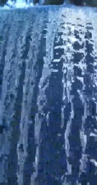 Güzel Şelale 'nin yakın çekim sakin döngü görüntüleri