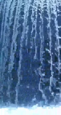 Güzel Şelale 'nin yakın çekim sakin döngü görüntüleri