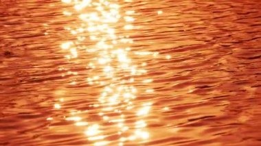 Güzel su yüzeyinin yakın çekim görüntüleri. 