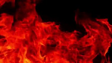 Yavaş Hareket, siyah arkaplanda yangın görüntülerini yakıyor