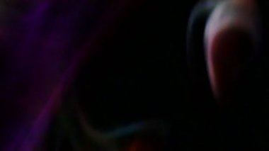 Smoke 'un siyah arkaplandaki Yavaş Hareket görüntüleri