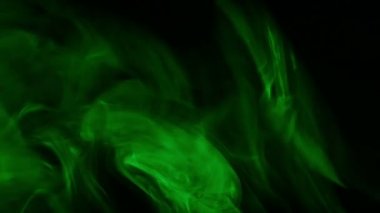 Smoke 'un siyah arkaplandaki Yavaş Hareket görüntüleri