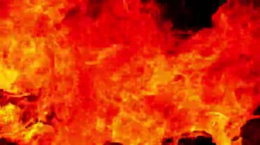 Yavaş Hareket, siyah arkaplanda yangın görüntülerini yakıyor