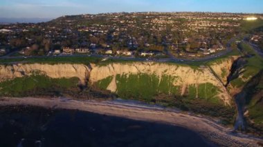Palos Verdes Agua Amarga Kanyonu Günbatımı Hava Çekimi Kaliforniya Sahil Şehri