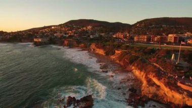 Laguna Sahili İlham Noktası Günbatımı Hava Çekimi Kaliforniya Sahili İnişi