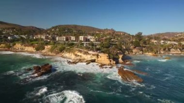 Laguna Sahili İlham Noktası. Kaliforniya Sahili 'nin Tersten Çekimi.