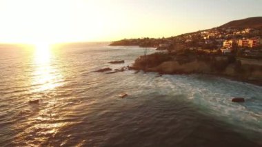 Laguna Sahili İlham Noktası Panorama Günbatımı Hava Çekimi Kaliforniya Sahili Dönüşü Sola