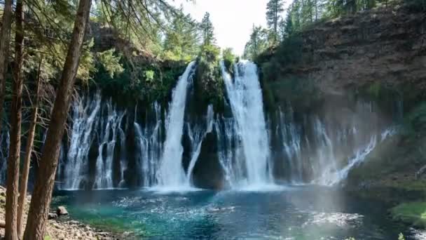Burney Falls Hdr Zeitraffer Wasserfälle Shasta California Tilt — Stockvideo