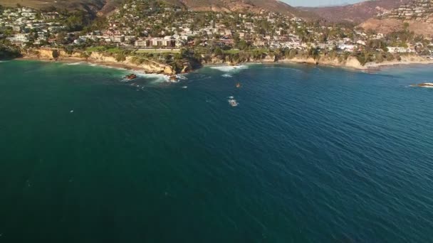 Laguna Beach Inspiration Point Luchtfoto Van Californië Coast Forward Tilt — Stockvideo