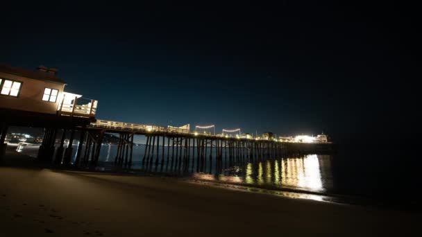Csillagok Orion Csillagkép Malibu Pier Beach Felett Kalifornia Time Lapse — Stock videók