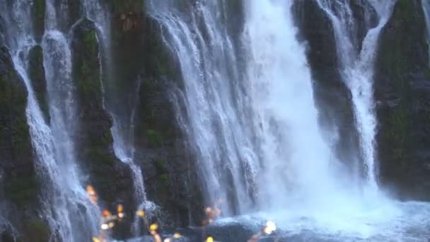 Burney Falls Outono Folhagem Cachoeiras Shasta Califórnia — Vídeo de Stock