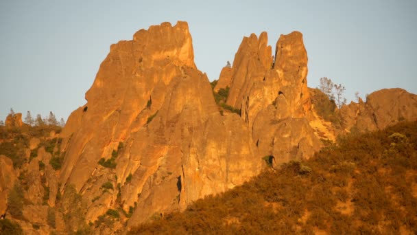 Pinnacles National Park Formazione Rocciosa Chaparral Trailhead California Telephoto — Video Stock