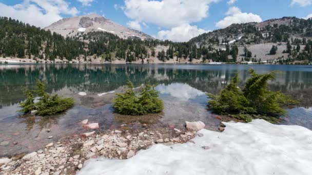 Lassen Parque Nacional Vulcânico Lago Helen Reflexões Time Lapse Pan — Vídeo de Stock