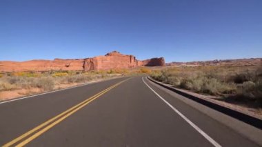 Utah 'ı Arches Ulusal Parkı Hiperlapse Sürüşü ABD 1