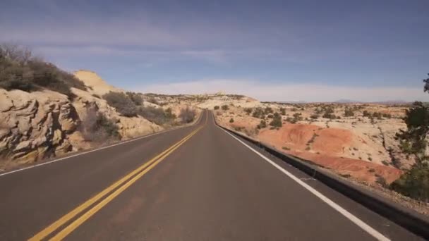 犹他州风景大道12号驾驶着美国西南部岩石4号的模板头 — 图库视频影像