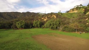 Hollywood İşareti Hava Çekimi İlkbahar Mevsimi İleri Elvate