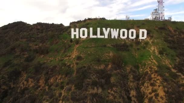 Sinal Hollywood Voar Sobre Tiro Aéreo Para Frente Esquerda — Vídeo de Stock