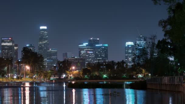 Los Angeles Skyline Lake Echo Park Night Time Lapse — Stockvideo