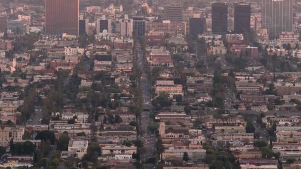 ロサンゼルスの夕日から西アヴェ時間に沿って夜景へ傾斜 — ストック動画