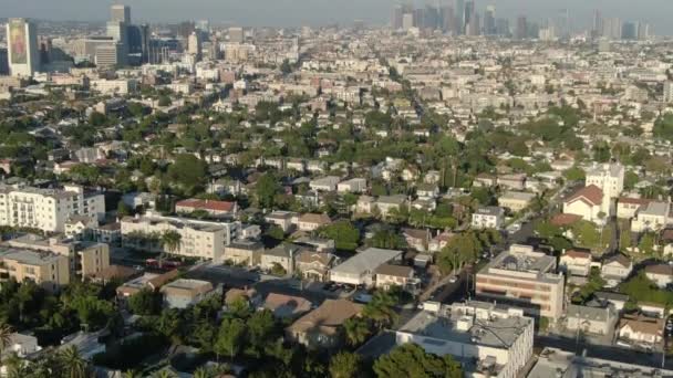 Los Angeles Wilshire Center Downtown Aerial Ustanowienie Strzał Przodu Tilt — Wideo stockowe
