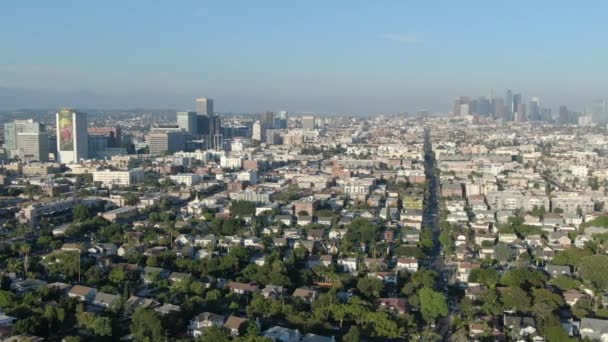 Los Angeles Wilshire Center Und Downtown Buildings Luftaufnahme Umlaufbahn Links — Stockvideo