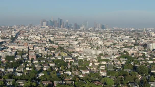 Los Angeles Śródmieście Koreatown Aerial Shot Backward — Wideo stockowe
