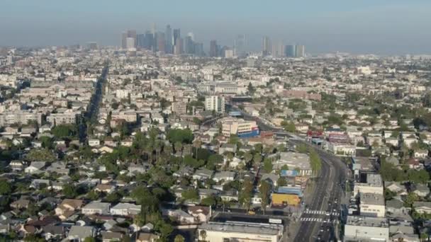 Los Angeles Downtown Olympic Blvd Koreatown Aerial Shot Forward Tilt — Stock Video