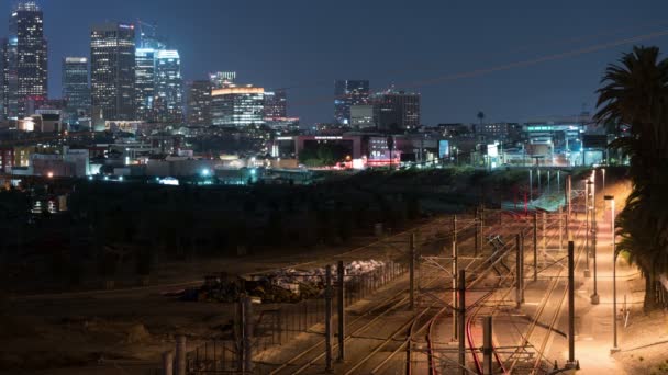 Los Angeles Downtown Tågspår Kina Staden Vid Night Time Lapse — Stockvideo